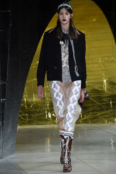 Look 37